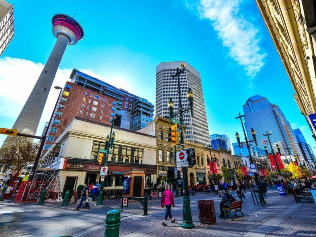A Spacious Downtown 1-Bed Suite YYC Buitenkant foto
